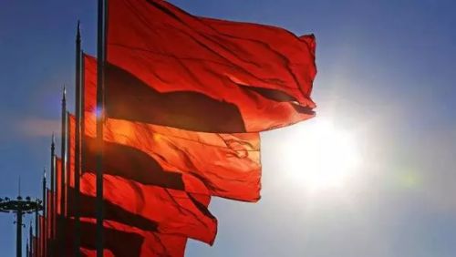 球场上风起云涌，胜利只属于最强者的简单介绍