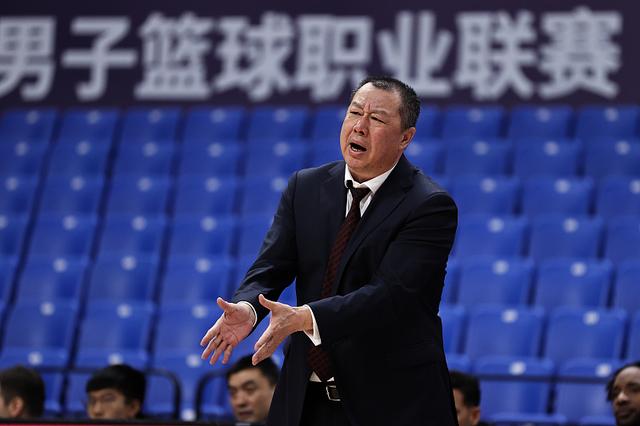 青岛战队发挥出色，给对手带来巨大压力
